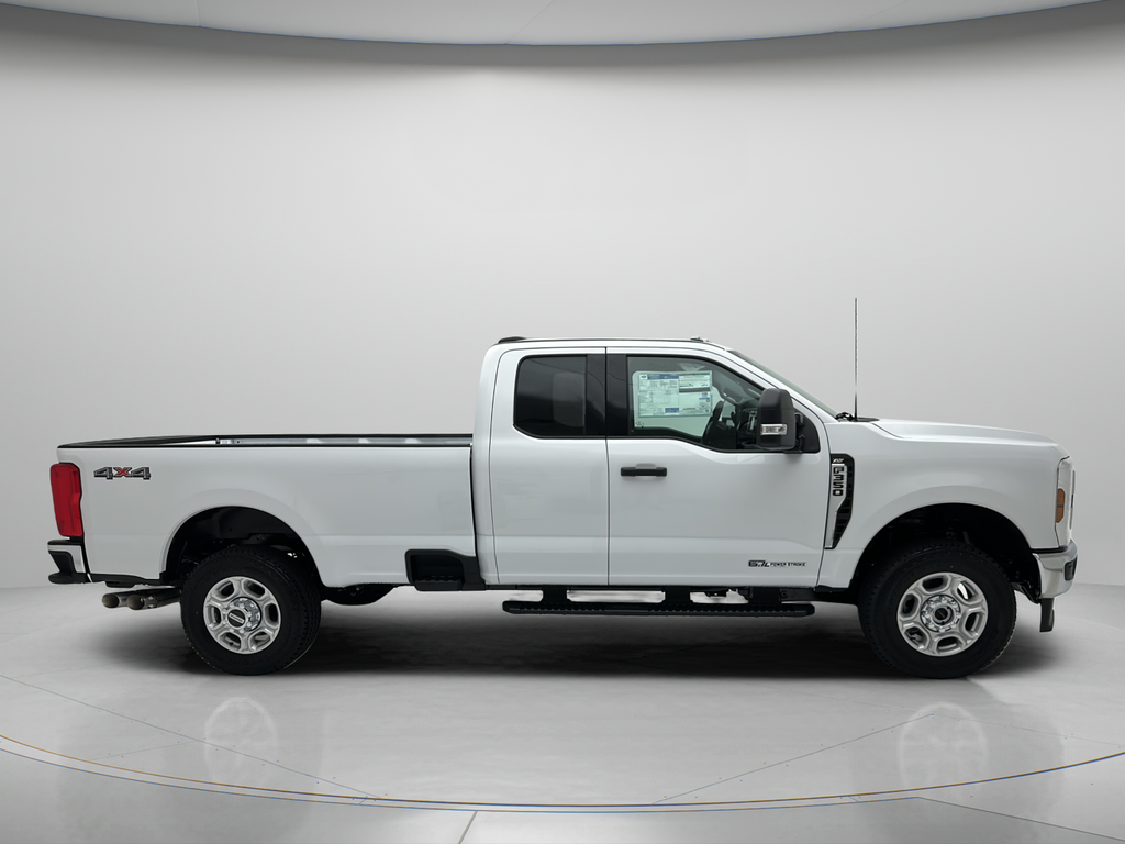 2026 Ford Super Duty F-350 XLT