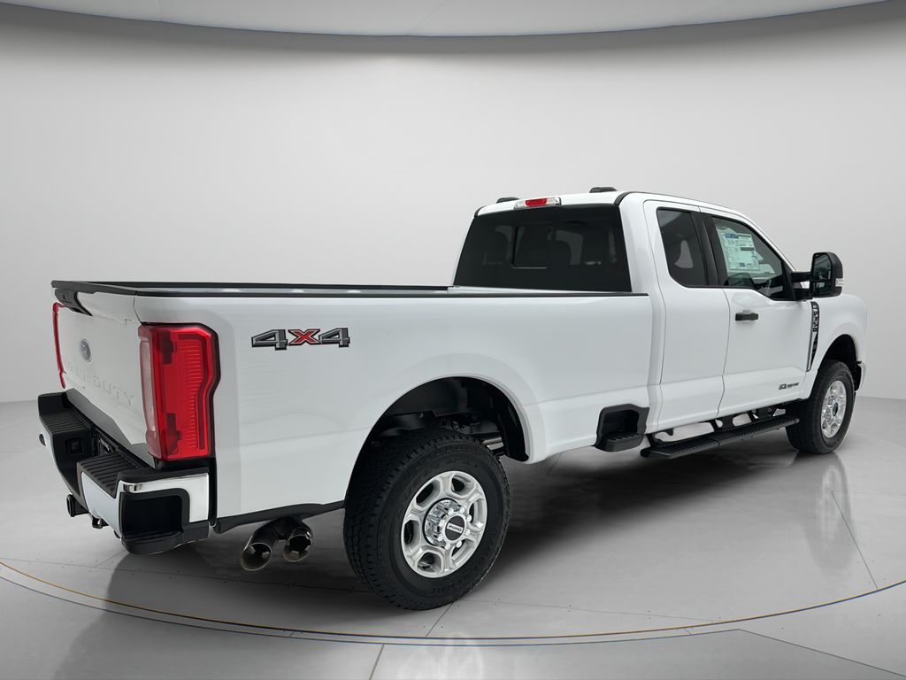2026 Ford Super Duty F-350 XLT