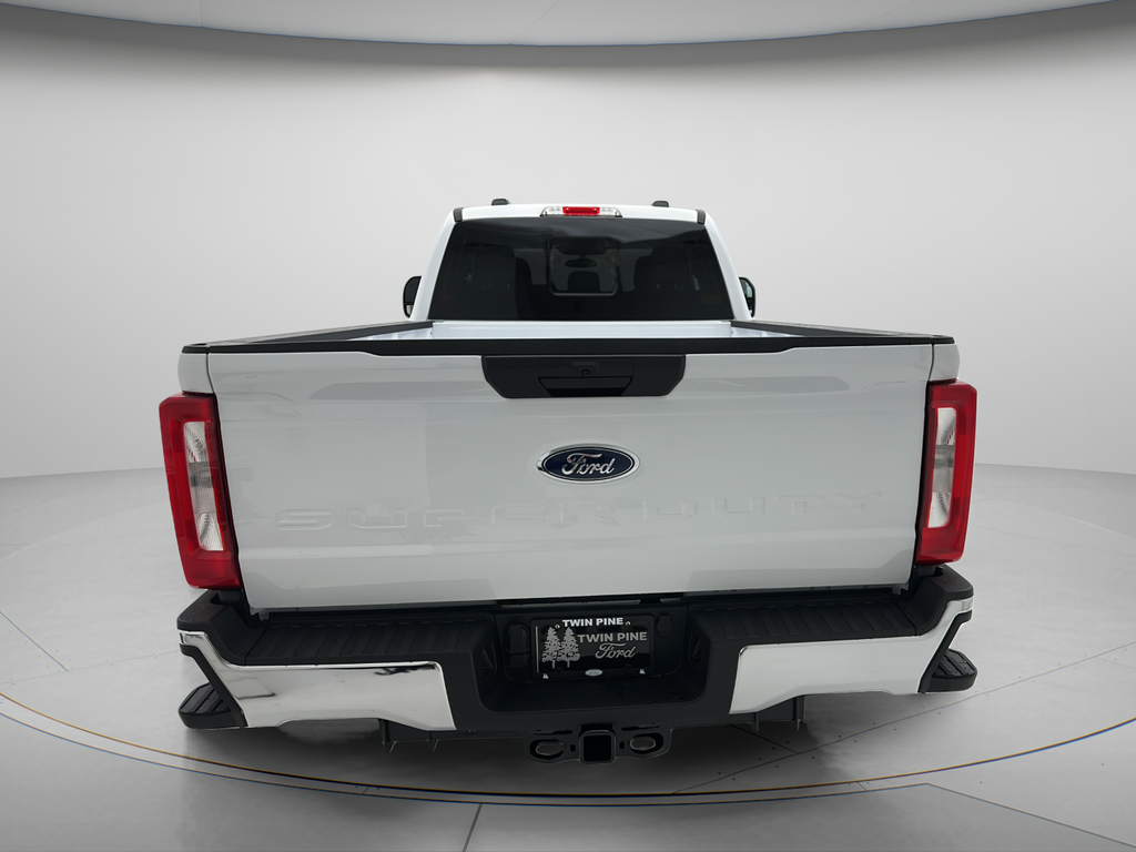 2026 Ford Super Duty F-350 XLT