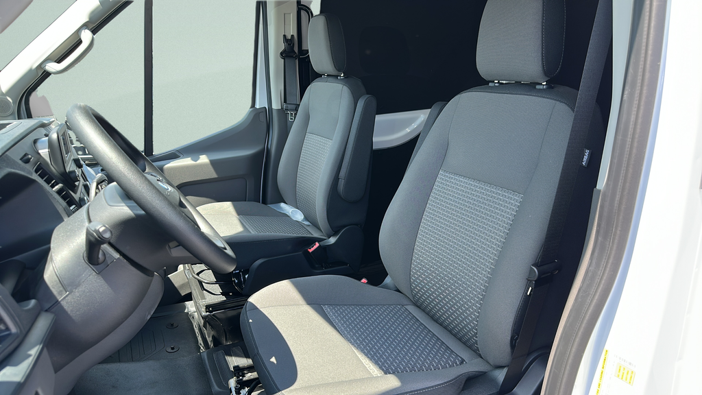 2025 Ford Transit 250 Base