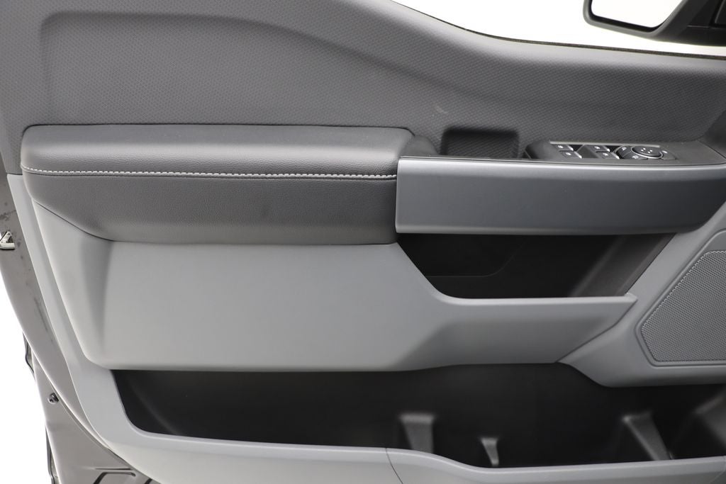 2024 Ford F-150 Lightning Pro