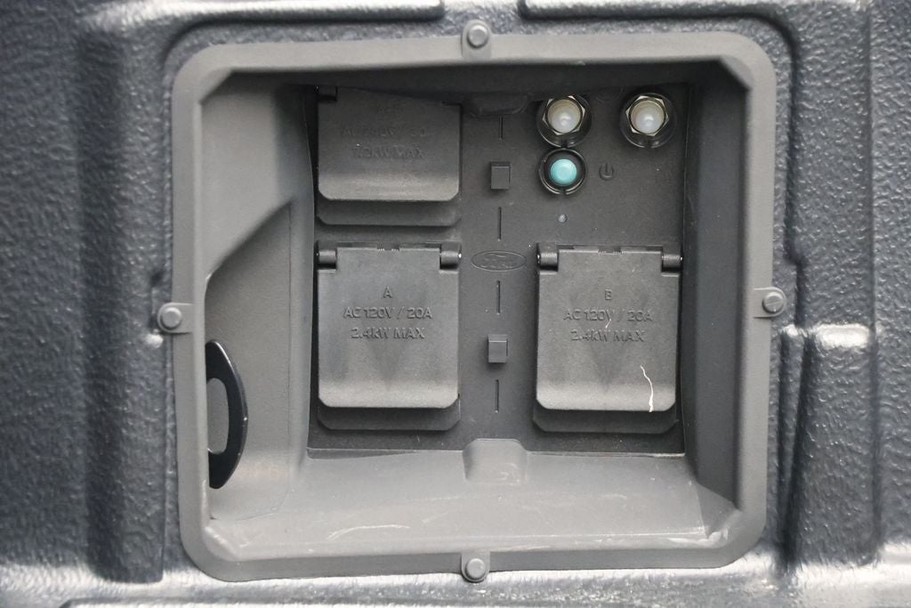 2023 Ford F-150 Lightning Lariat