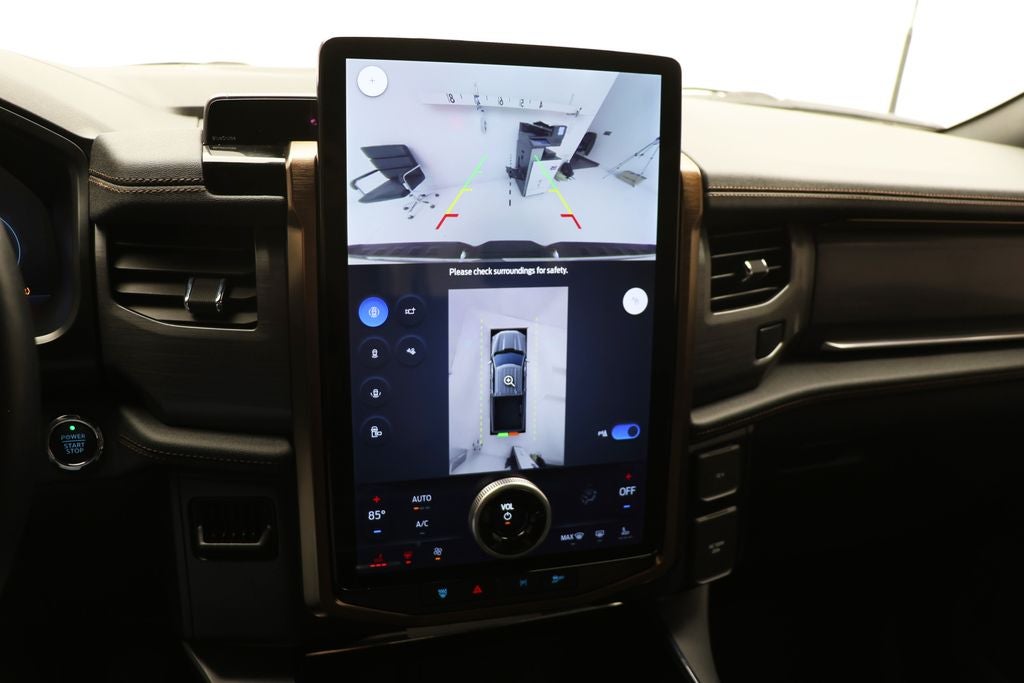 2023 Ford F-150 Lightning Lariat