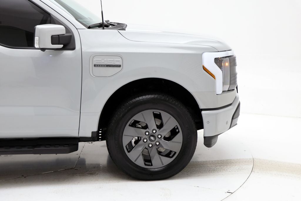 2023 Ford F-150 Lightning Lariat