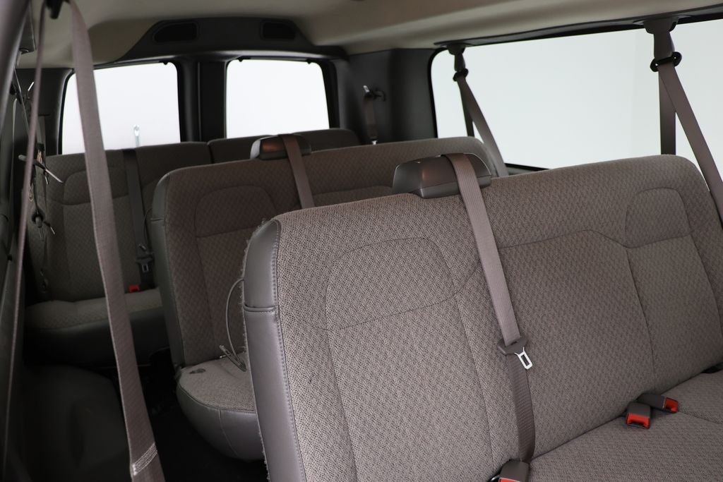 2025 Chevrolet Express 3500 LT Passenger