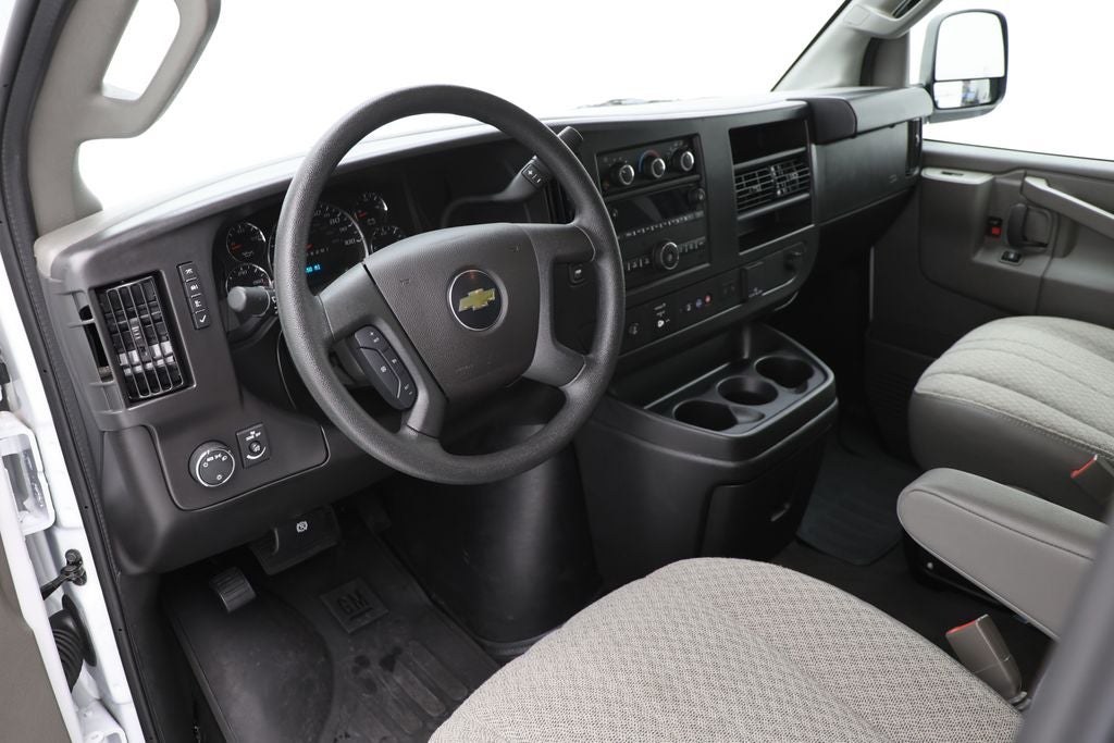 2025 Chevrolet Express 3500 LT Passenger