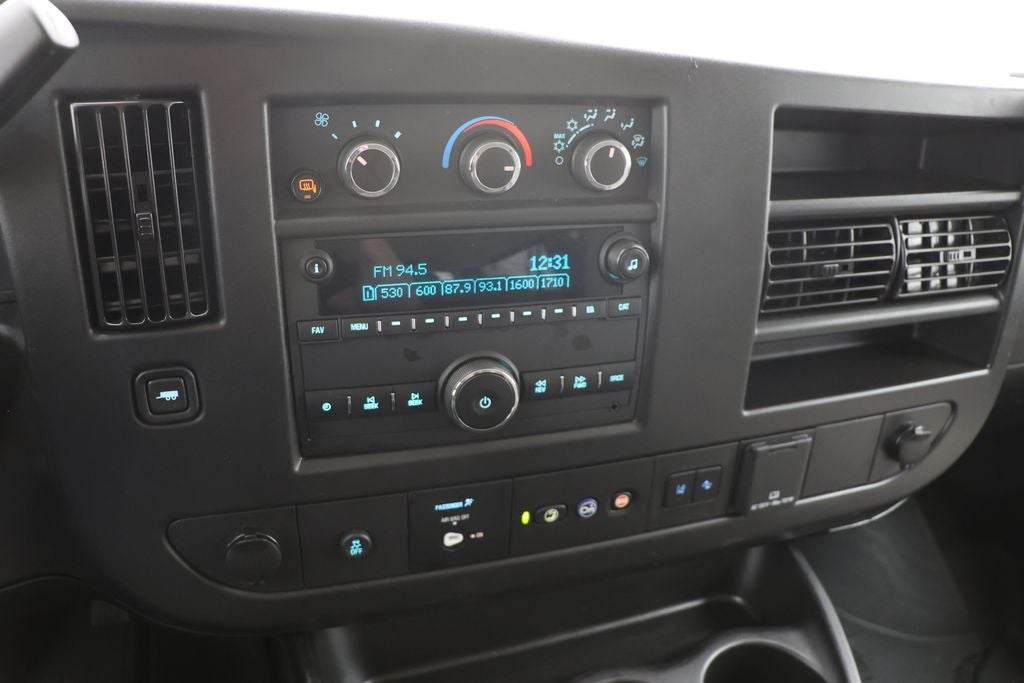 2025 Chevrolet Express 3500 LT Passenger