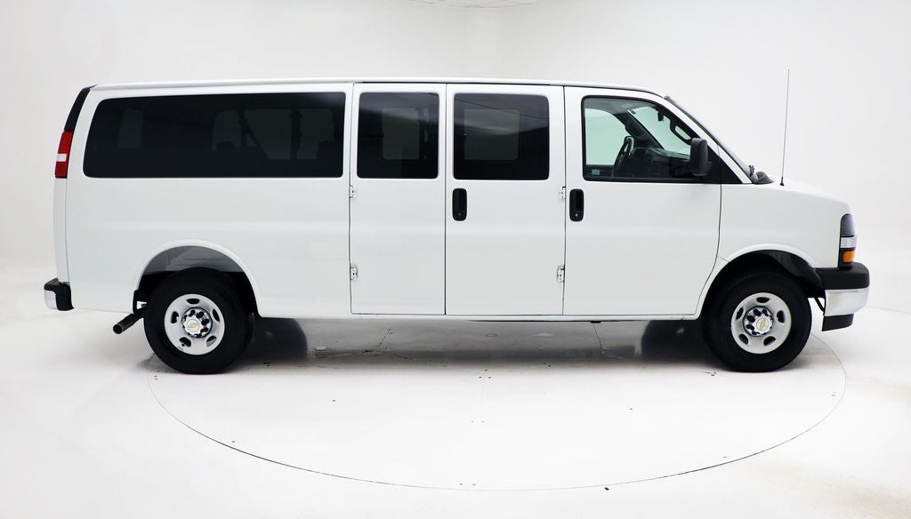 2025 Chevrolet Express 3500 LT Passenger