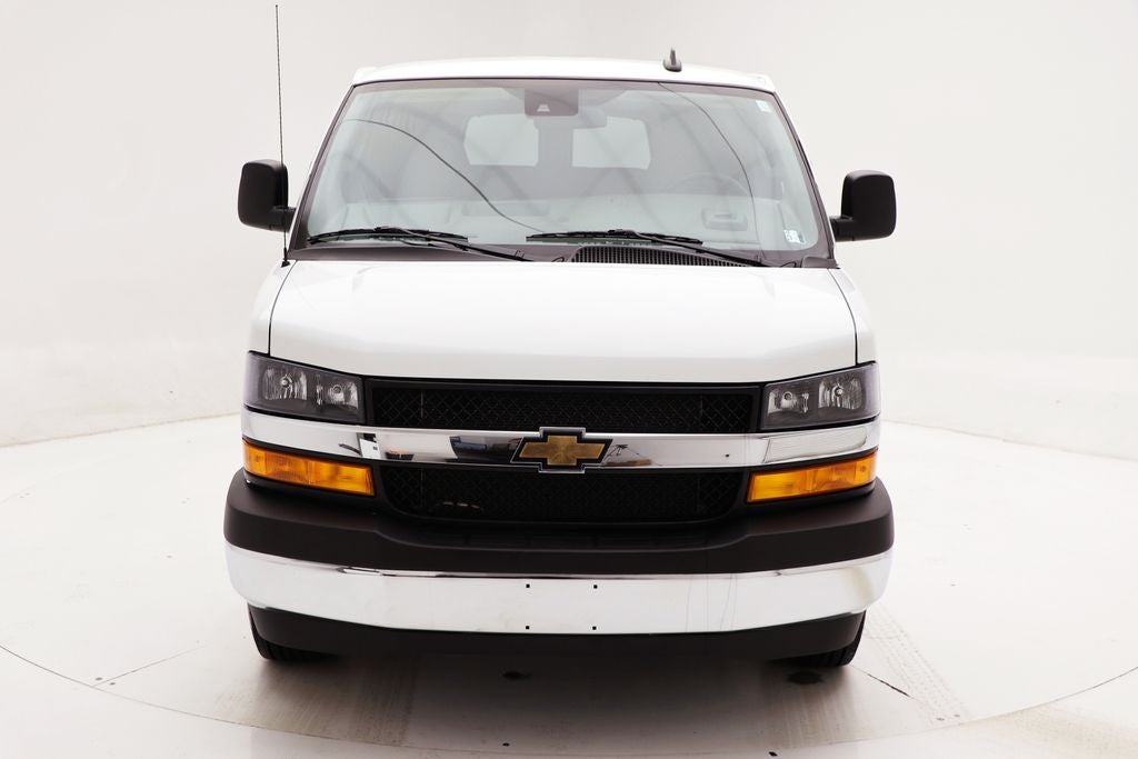 2025 Chevrolet Express 3500 LT Passenger