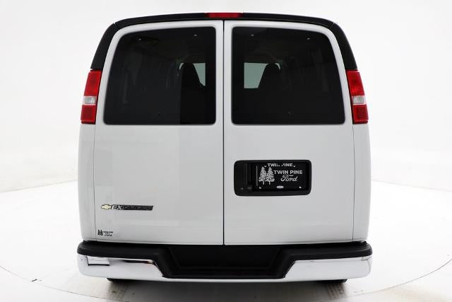 2025 Chevrolet Express 3500 LT Passenger