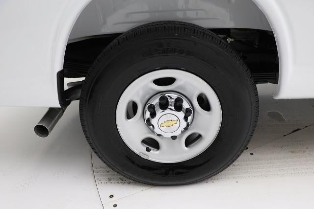 2025 Chevrolet Express 3500 LT Passenger