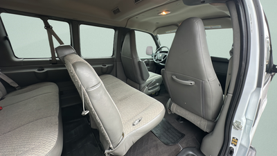 2025 Chevrolet Express 3500 LT Passenger