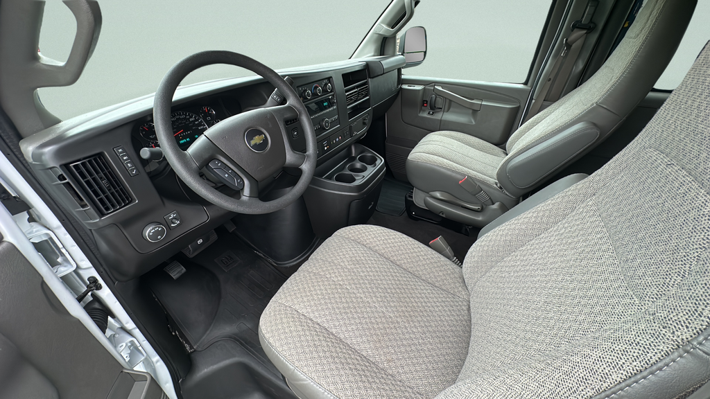 2025 Chevrolet Express 3500 LT Passenger