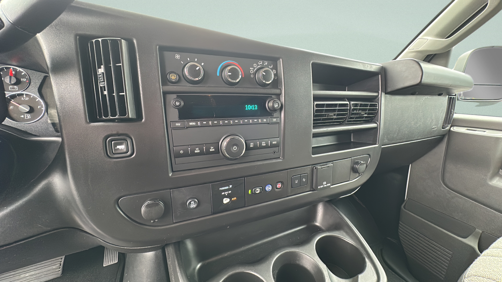 2025 Chevrolet Express 3500 LT Passenger