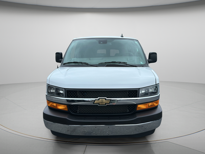 2025 Chevrolet Express 3500 LT Passenger