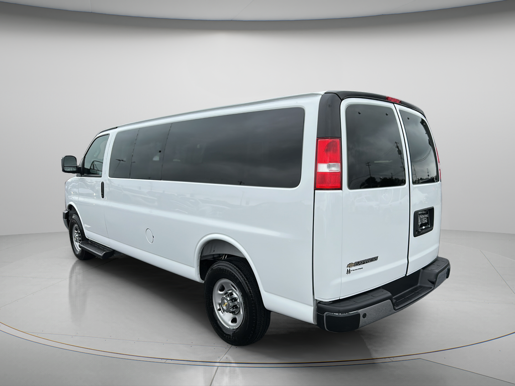 2025 Chevrolet Express 3500 LT Passenger