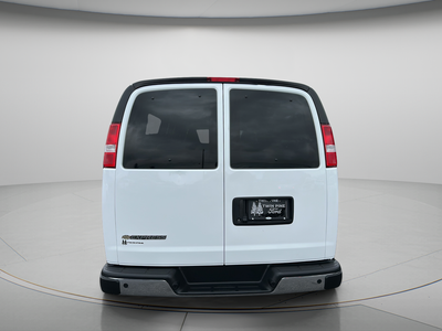 2025 Chevrolet Express 3500 LT Passenger