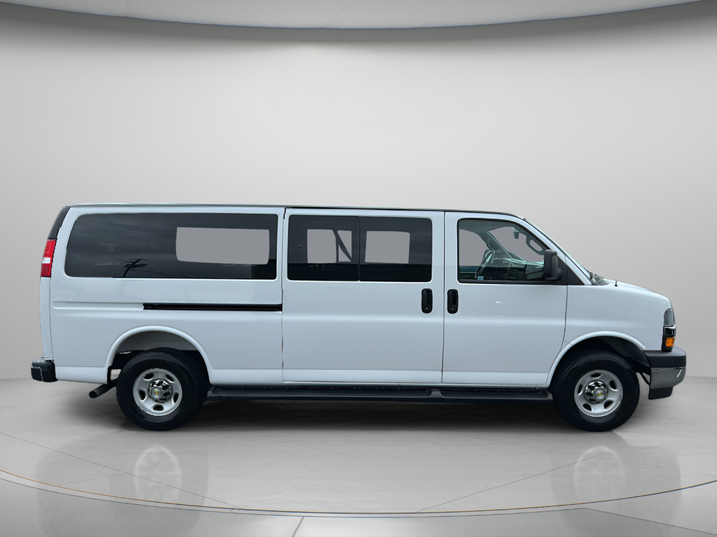 2025 Chevrolet Express 3500 LT Passenger