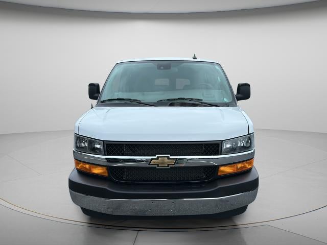 2025 Chevrolet Express 3500 LT Passenger