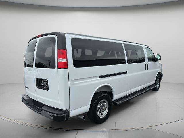 2025 Chevrolet Express 3500 LT Passenger