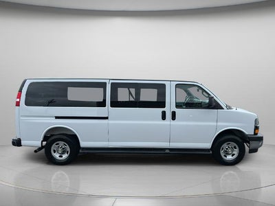 2025 Chevrolet Express 3500 LT Passenger