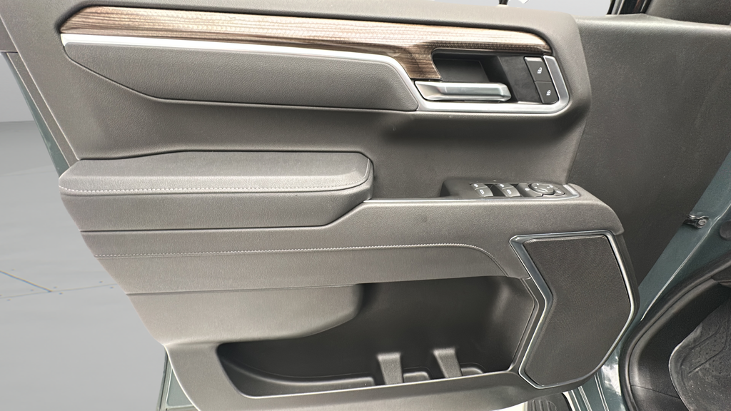 2025 Chevrolet Silverado 1500 LT LT1