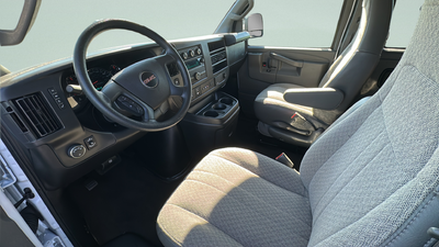 2025 GMC Savana 3500 LT