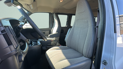 2025 GMC Savana 3500 LT