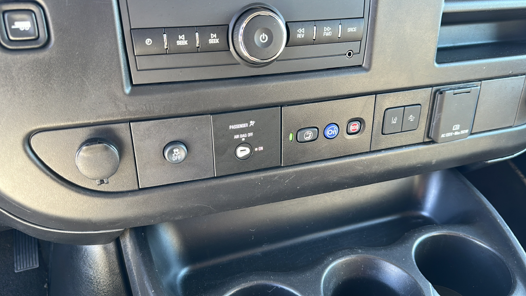2025 GMC Savana 3500 LT
