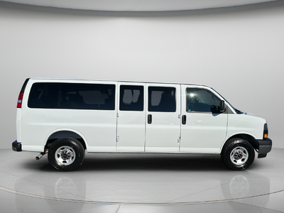 2025 GMC Savana 3500 LT