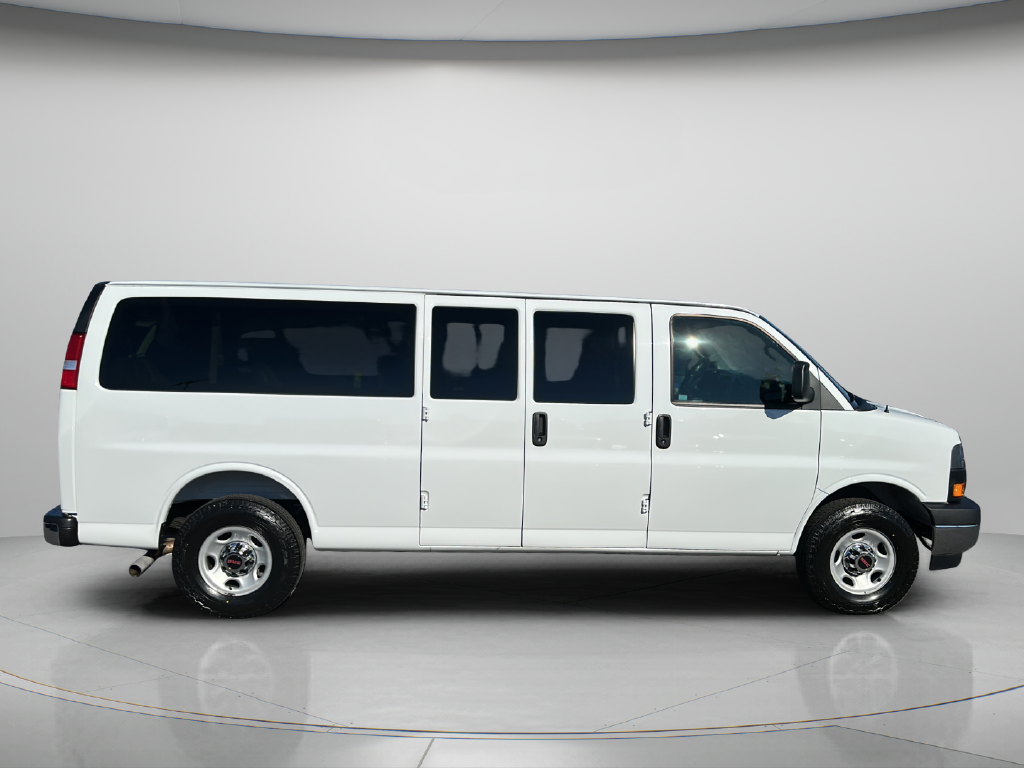 2025 GMC Savana 3500 LT