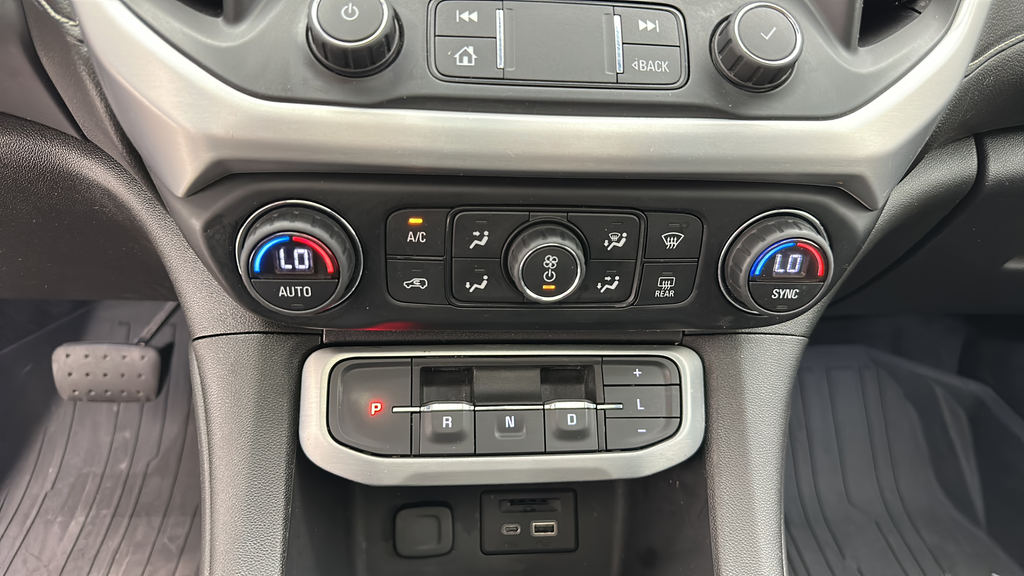2021 GMC Acadia SLT