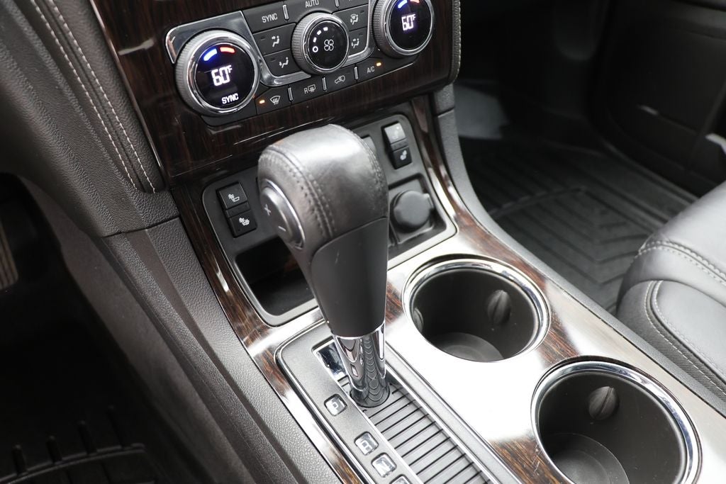 2017 Chevrolet Traverse 2LT 2LT