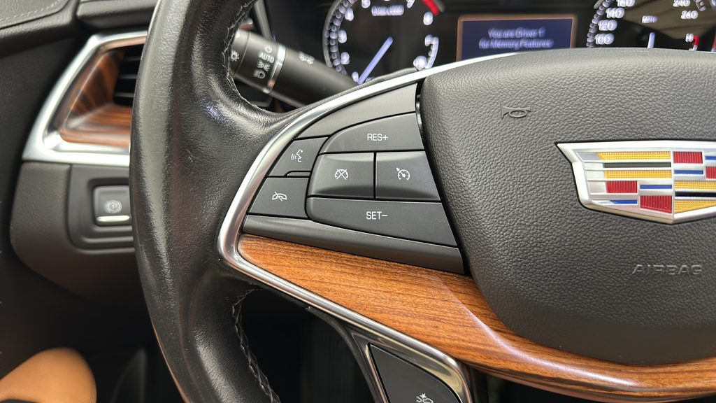2022 Cadillac XT5 Premium Luxury