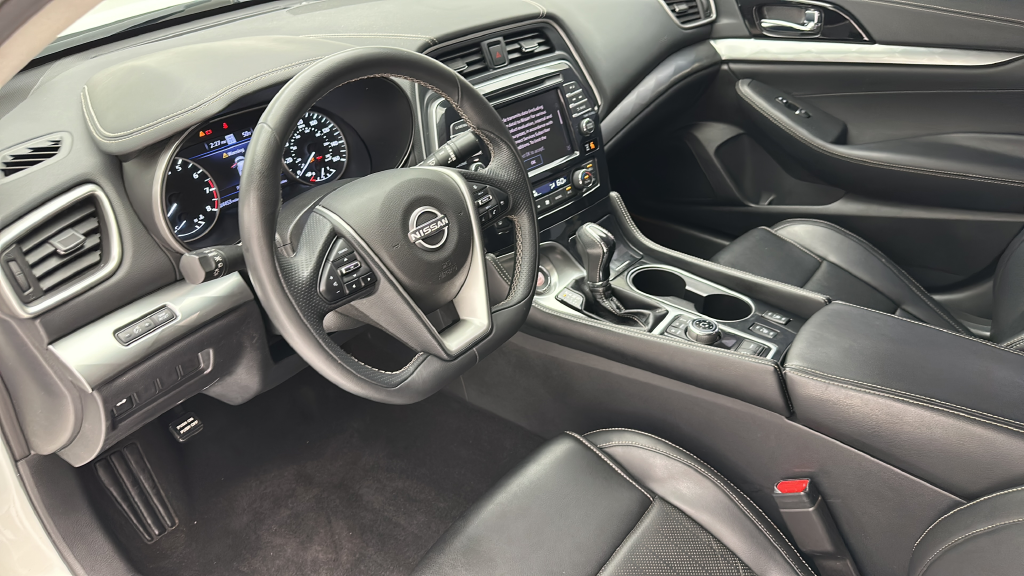 2023 Nissan Maxima SV