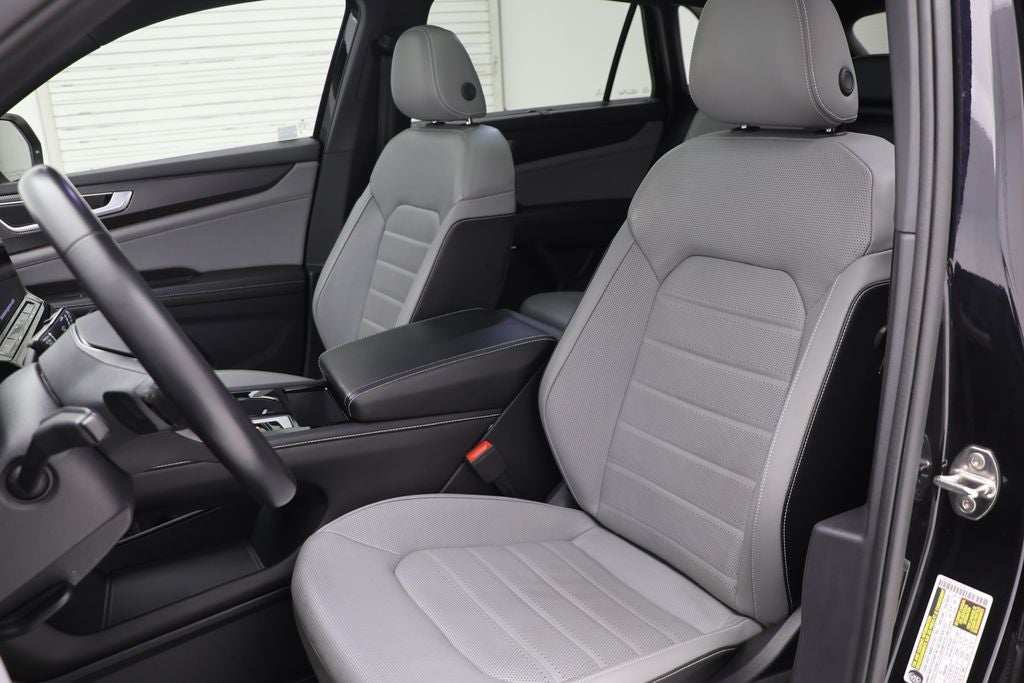 2024 Volkswagen Atlas Cross Sport 2.0T SEL R-Line