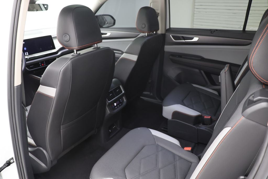 2024 Volkswagen Atlas 2.0T Peak Edition SE w/Technology