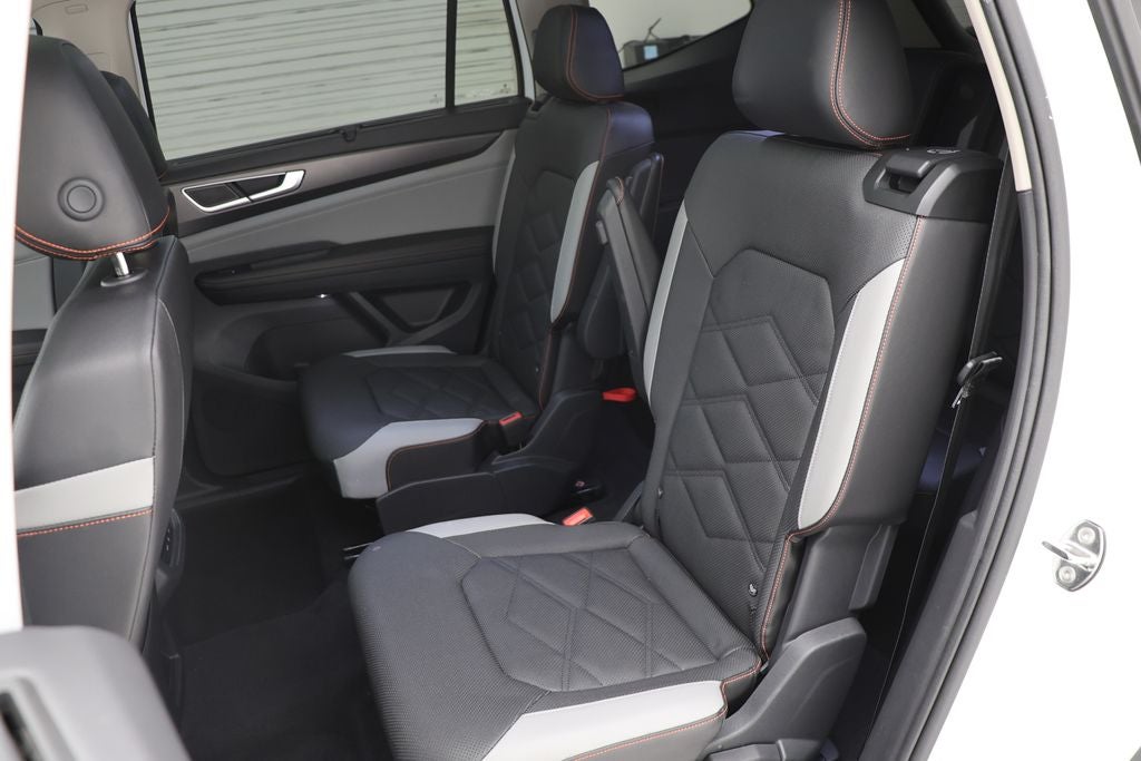 2024 Volkswagen Atlas 2.0T Peak Edition SE w/Technology