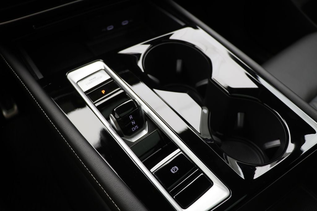 2024 Volkswagen Atlas Cross Sport 2.0T SEL Premium R-Line