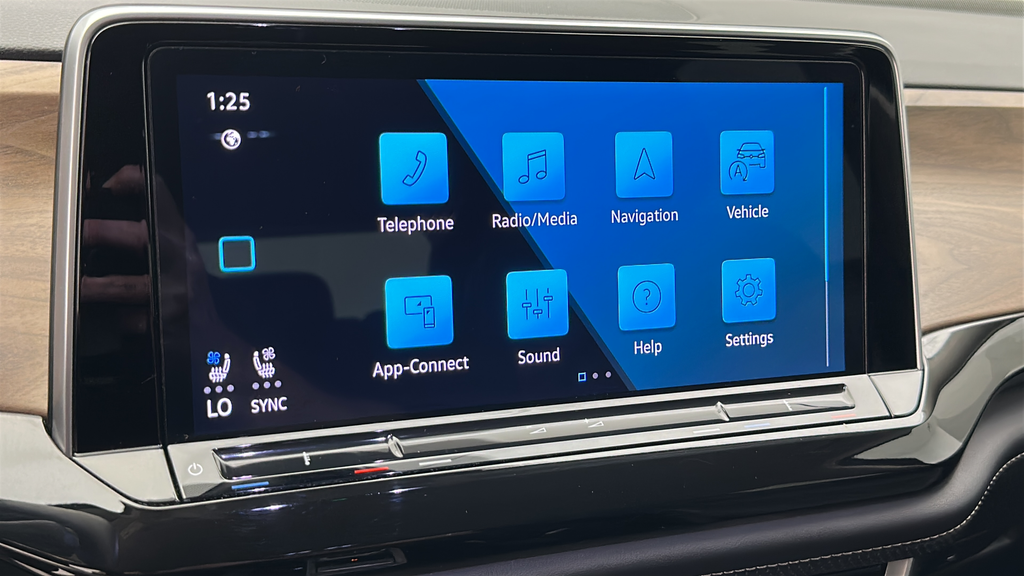 2025 Volkswagen Atlas 2.0T SE w/Technology