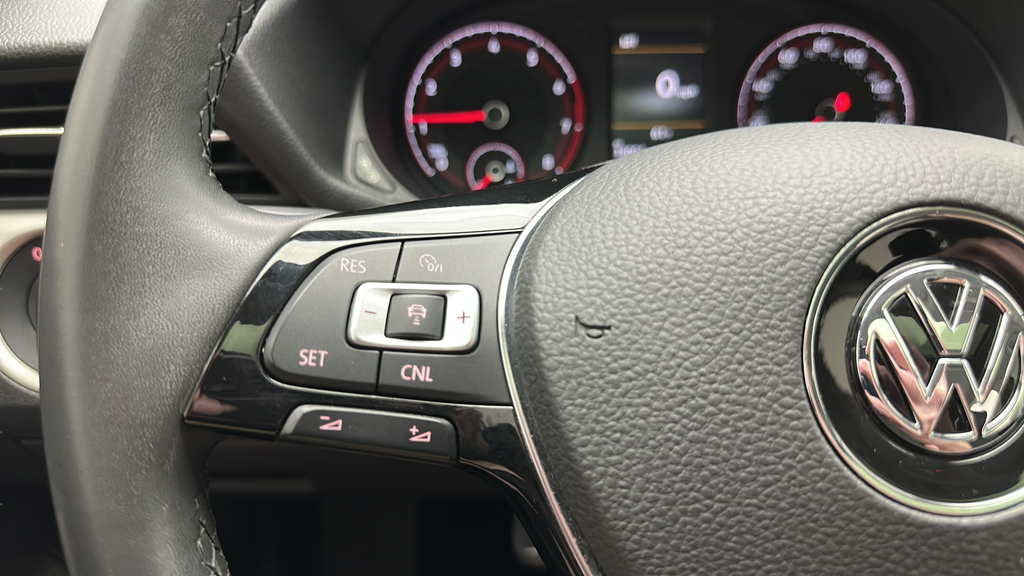 2022 Volkswagen Passat 2.0T SE