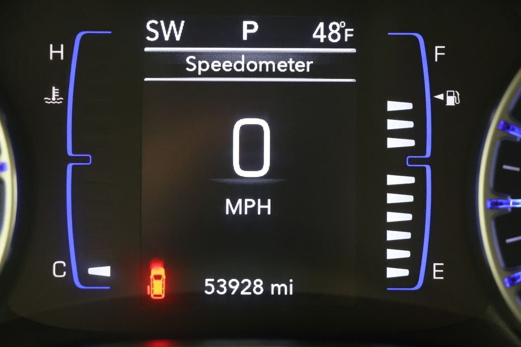 2023 Chrysler Voyager LX