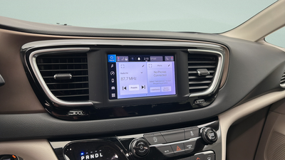 2022 Chrysler Voyager LX