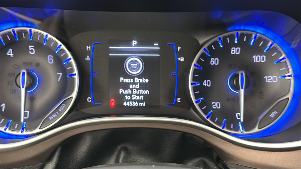 2023 Chrysler Voyager LX