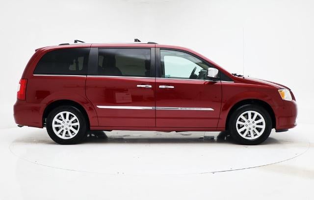2016 Chrysler Town & Country Limited