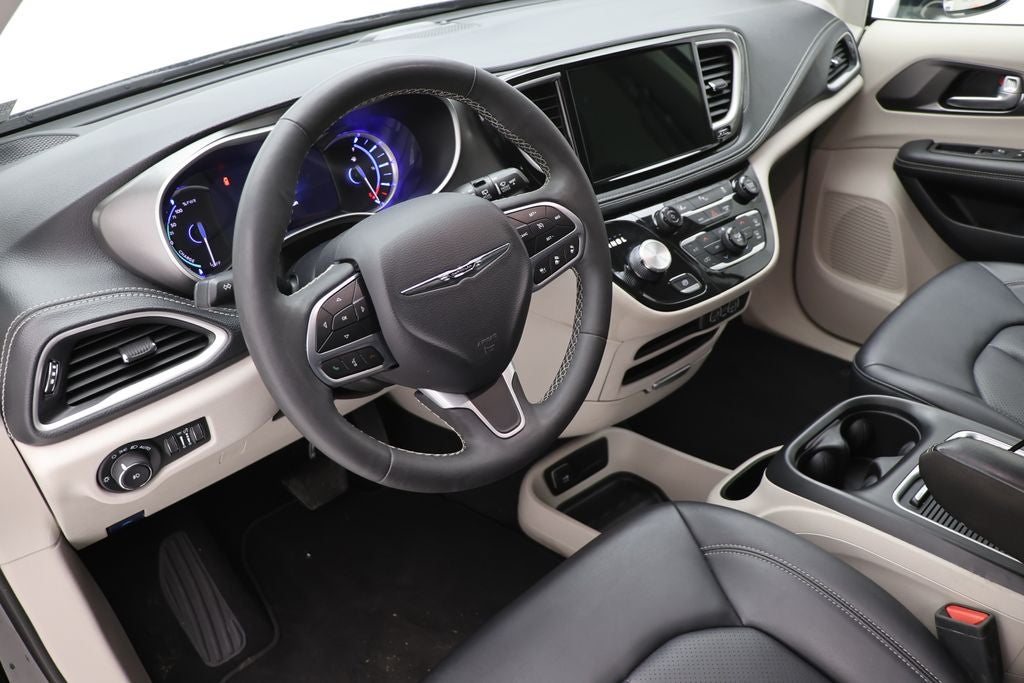 2024 Chrysler Pacifica Hybrid Select