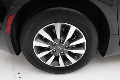 2024 Chrysler Pacifica Hybrid Select