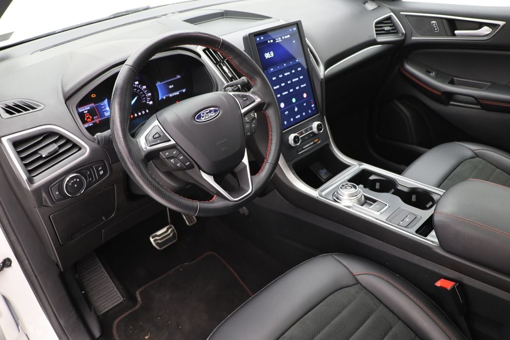 2022 Ford Edge ST Line