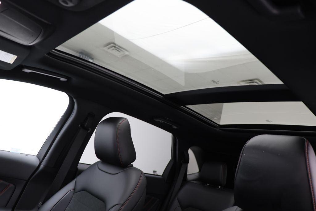 2022 Ford Edge ST Line