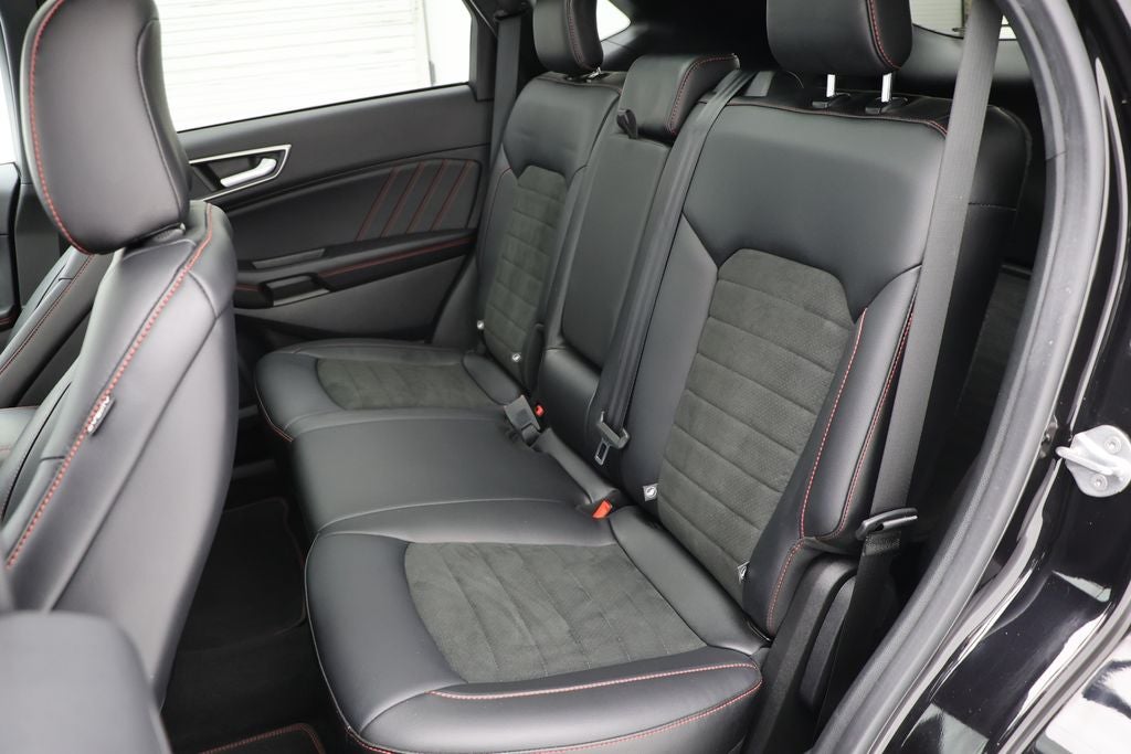 2022 Ford Edge ST Line